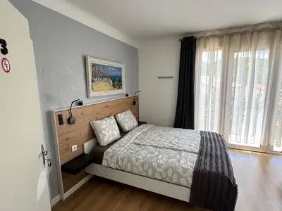 Doppelzimmer für 4 Personen (25 m²) in Castellane 2/10