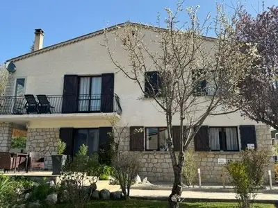 Doppelzimmer für 2 Personen (12 m²) in Castellane 10/10