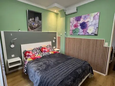 Doppelzimmer für 2 Personen (15 m²) in Castellane 1/10