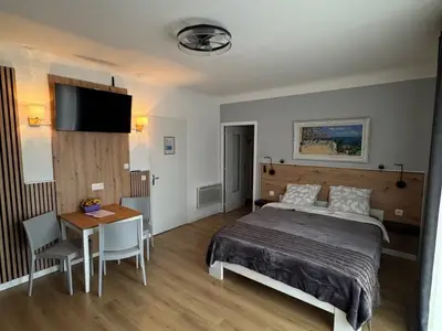 Doppelzimmer für 4 Personen (25 m²) in Castellane 4/10
