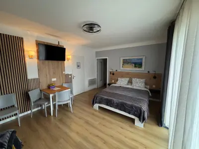 Doppelzimmer für 4 Personen (25 m²) in Castellane 2/10
