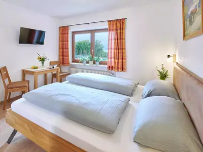 Doppelzimmer für 2 Personen in Chieming 2/4
