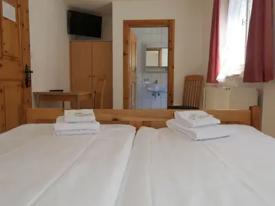 Doppelzimmer für 2 Personen in Chur 4/8