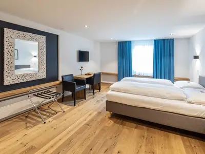 Doppelzimmer für 2 Personen in Chur 1/10