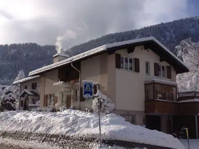 Doppelzimmer für 2 Personen (25 m²) in Churwalden 1/9