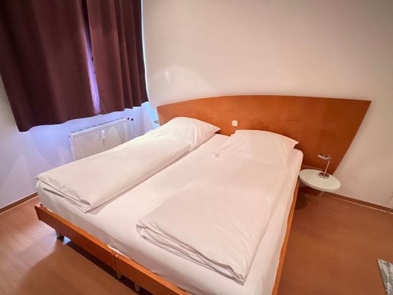 23466481-Doppelzimmer-2-Dietzenbach-800x600-2