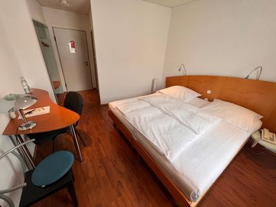 Doppelzimmer für 2 Personen (28 m²) in Dietzenbach 3/4