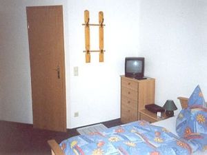 22375621-Doppelzimmer-3-Dresden-300x225-1