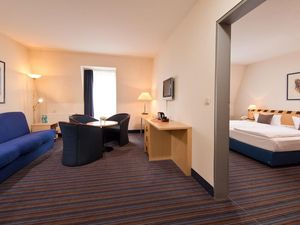 21679631-Doppelzimmer-2-Dresden-300x225-4