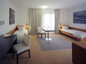 21674469-Doppelzimmer-3-Dresden-300x225-4