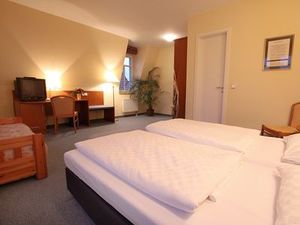 22375431-Doppelzimmer-2-Dresden-300x225-5