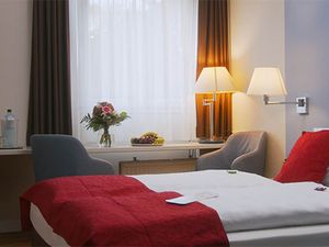 22375613-Doppelzimmer-3-Dresden-300x225-4