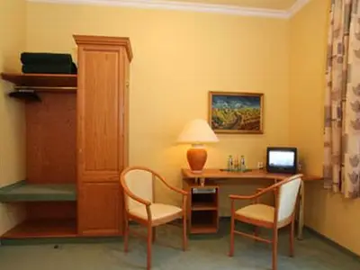 Schreibtisch im Zimmer