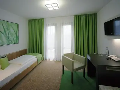 Doppelzimmer für 3 Personen (20 m²) in Dresden 8/10