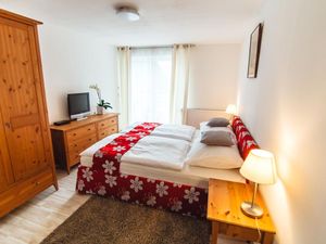 23310897-Doppelzimmer-2-Dürnstein-300x225-3