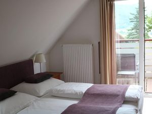 23310897-Doppelzimmer-2-Dürnstein-300x225-4