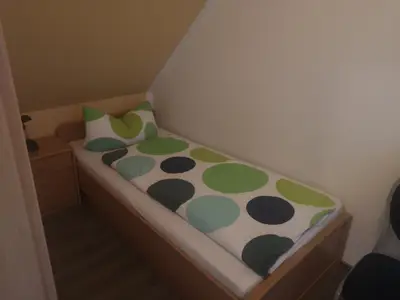 Zimmer 2 Schlafen 2 OG