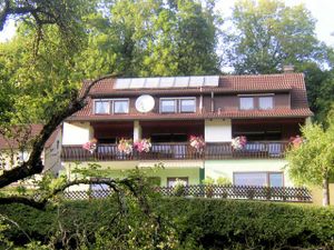 22011687-Doppelzimmer-2-Egloffstein-300x225-2