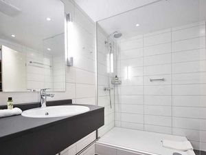 22958937-Doppelzimmer-2-Eschborn-300x225-2