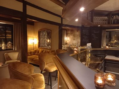 Moderne Bar und Lounge