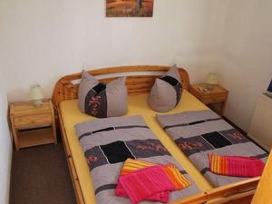 18369011-Doppelzimmer-2-Federow-300x225-2