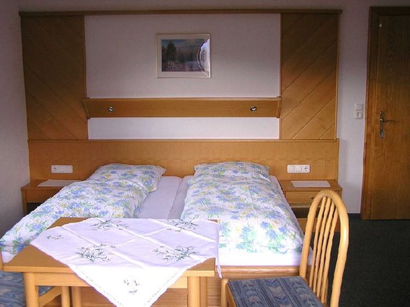 19277647-Doppelzimmer-2-Fendels-800x600-1