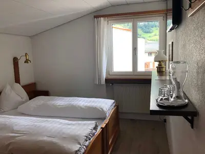 Doppelzimmer für 2 Personen in Flims 9/10