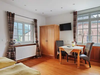 Photo, INSIDE, OUTSIDE