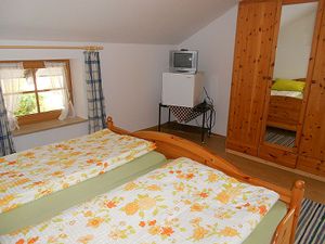 23308001-Doppelzimmer-3-Frasdorf-300x225-5