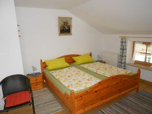 23308001-Doppelzimmer-3-Frasdorf-300x225-4