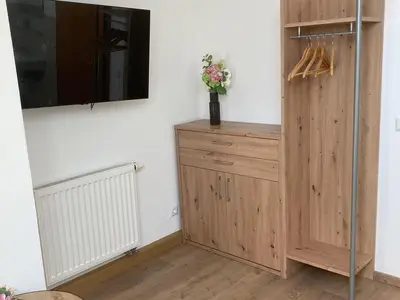 Lenzenhof Fernseher und Schrank  Zusatzbett für die 4. Person