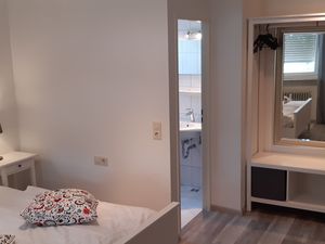 22596251-Doppelzimmer-2-Freiburg im Breisgau-300x225-5