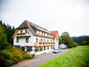 19291164-Doppelzimmer-2-Freudenstadt-300x225-1