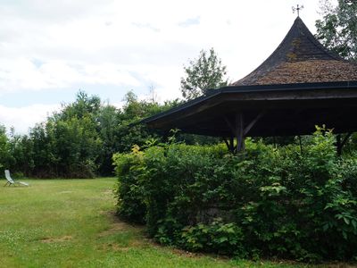 der Garten mit Liegewiese