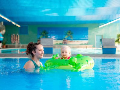 Innen-Pool mit Kinderbecken