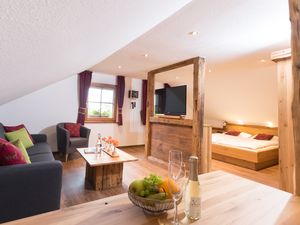 22374035-Doppelzimmer-2-Furtwangen im Schwarzwald-300x225-4