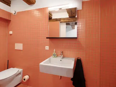 INSIDE, BATHROOM