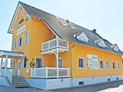 Doppelzimmer für 2 Personen (24 m²) in Göhren (Rügen) 2/10