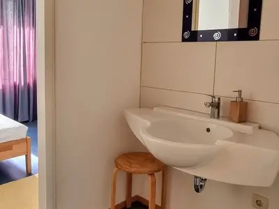 Doppelzimmer für 2 Personen (15 m²) in Gomadingen 3/8