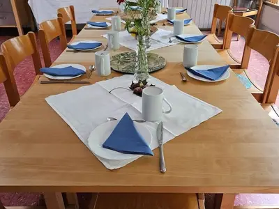 Doppelzimmer für 2 Personen (15 m²) in Gomadingen 6/8