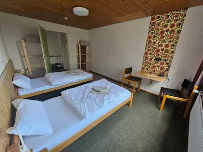Doppelzimmer für 2 Personen (15 m²) in Gomadingen 4/9