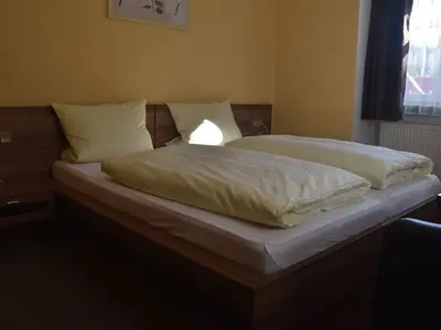 Doppelzimmer für 2 Personen (25 m²) in Gößweinstein 8/10