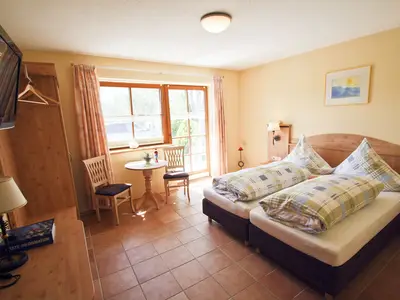 Doppelzimmer für 2 Personen in Grabenstätt 7/8