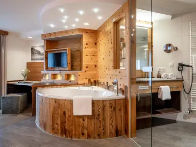 Hüttenhof ****S - Wellnesshotel & Luxus-Bergchalets