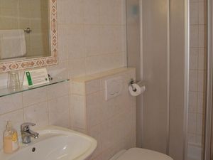 23310892-Doppelzimmer-2-Gramatneusiedl-300x225-3