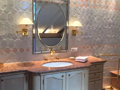 luxuriöses Badezimmer