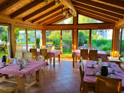 Frühstück im Wintergarten