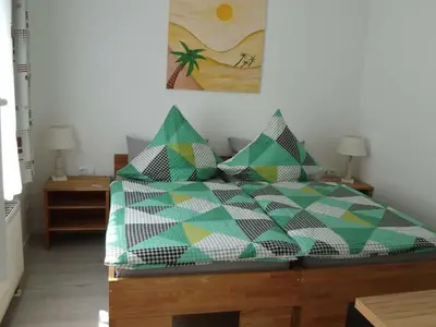 Doppelzimmer für 3 Personen (25 m²) in Großbettlingen 9/10