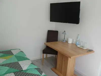 Doppelzimmer für 3 Personen (25 m²) in Großbettlingen 10/10