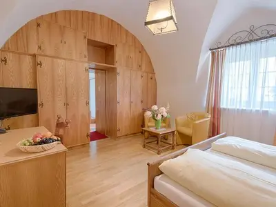 Doppelzimmer für 3 Personen (20 m²) in Großkirchheim 7/10